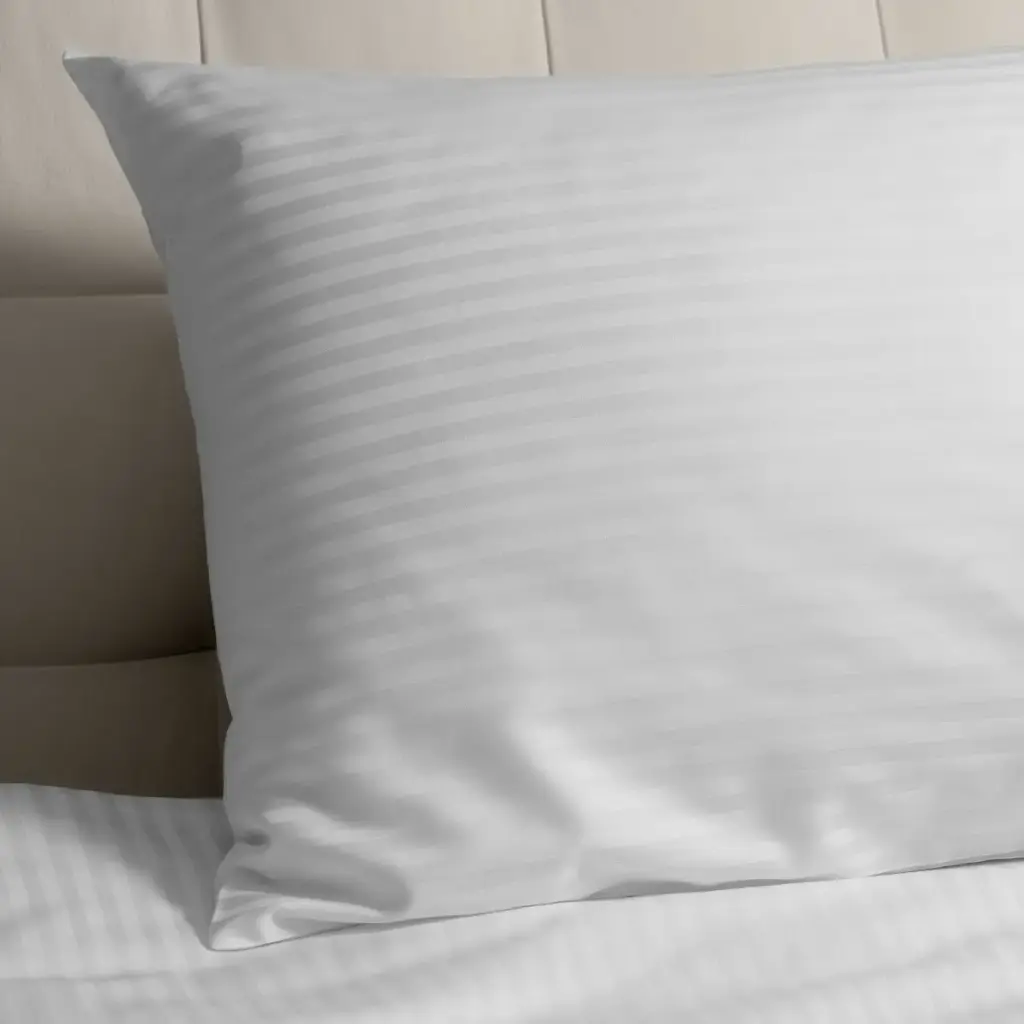 Poszewki hotelowe Endura- paski 10 mm (50/70 cm + 15 cm, paski poziome)